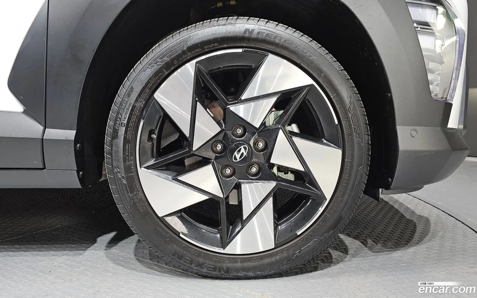 Hyundai Kona 1.6 2WD 2023 — миниатюра 2