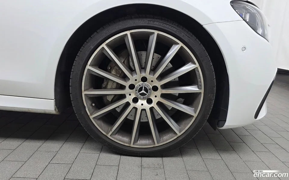 Mercedes-Benz E-Class E350 4MATIC AMG Line 2022 — миниатюра 2