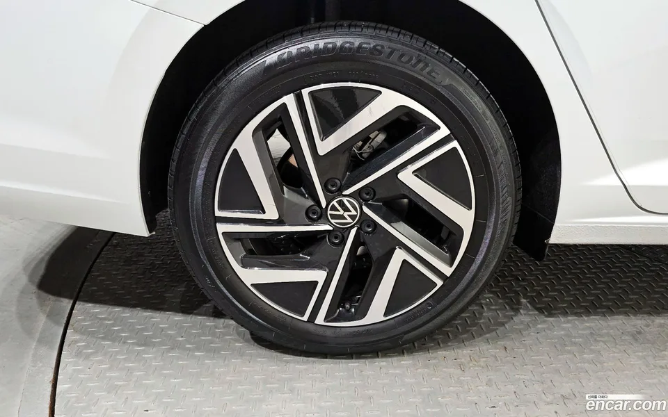 Volkswagen Jetta 1.5 TSI 2024 — миниатюра 5