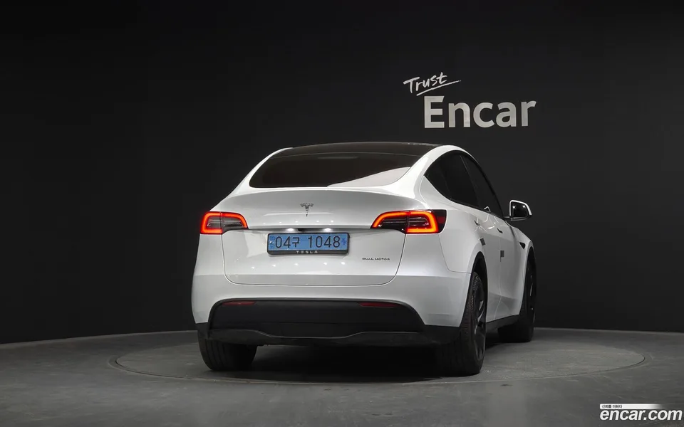 Tesla Model Y AWD 2024 — thumbnail 4