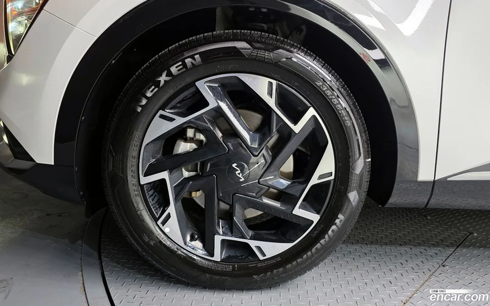 Kia Sportage 1.6 2WD 2023 — миниатюра 5