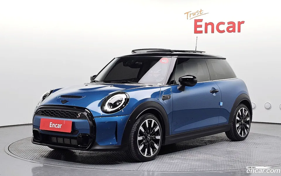 MINI Cooper S 2024 — фото 1, купить с доставкой в Москву