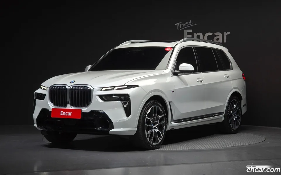 BMW X7 xDrive 40i M 6 2025 — фото 1, купить с доставкой в Москву