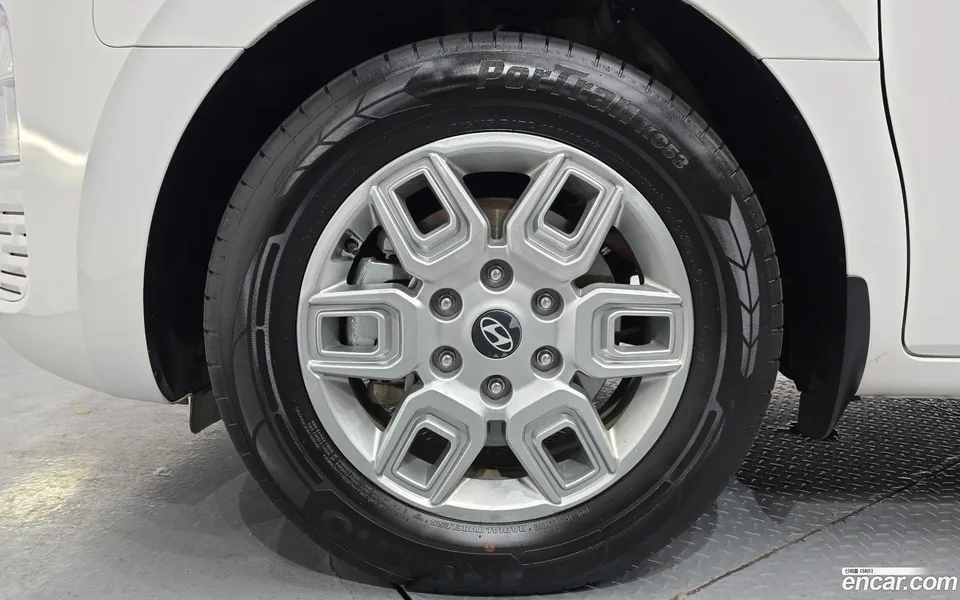 Hyundai Staria HEV 1.6 5 2024 — миниатюра 2