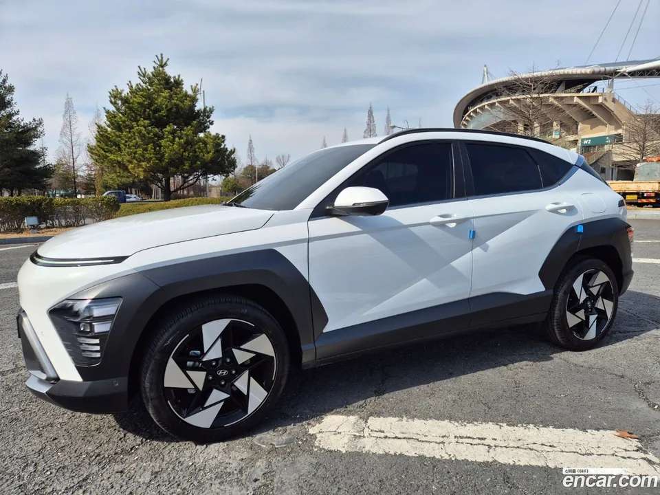 Hyundai Kona 1.6 2WD 2024 — фото 1, купить с доставкой в Москву