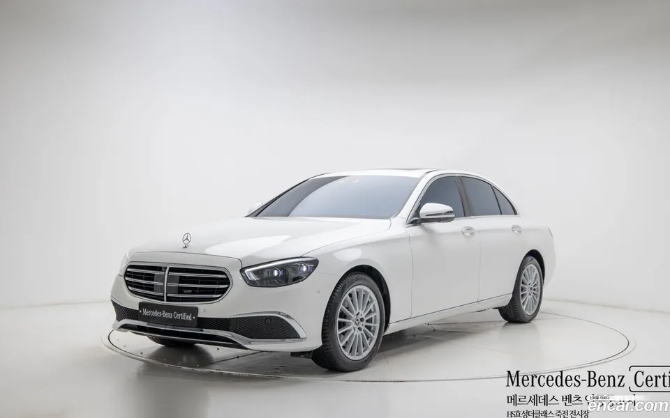 Mercedes-Benz E-Class 2022