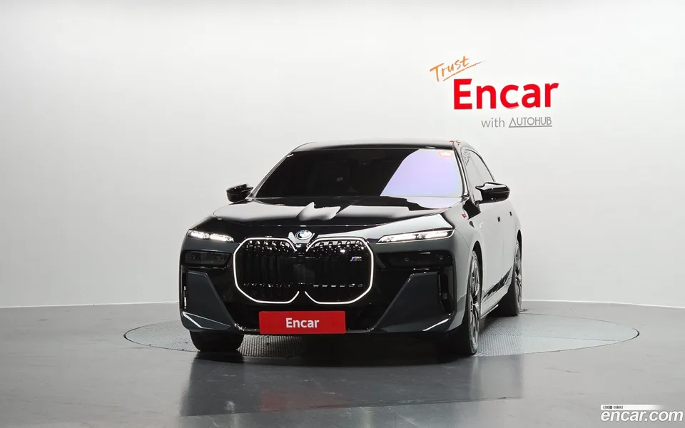 BMW i7 M70 xDrive M 2025 — миниатюра 3