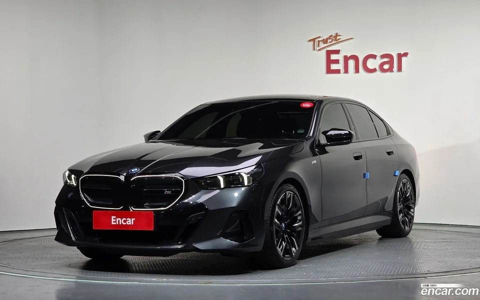 BMW i5 M60 xDrive 2023 — фото 1, купить с доставкой в Москву
