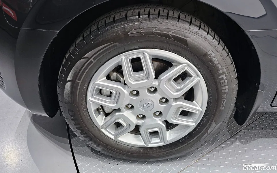Hyundai Staria 3 2022 — миниатюра 2
