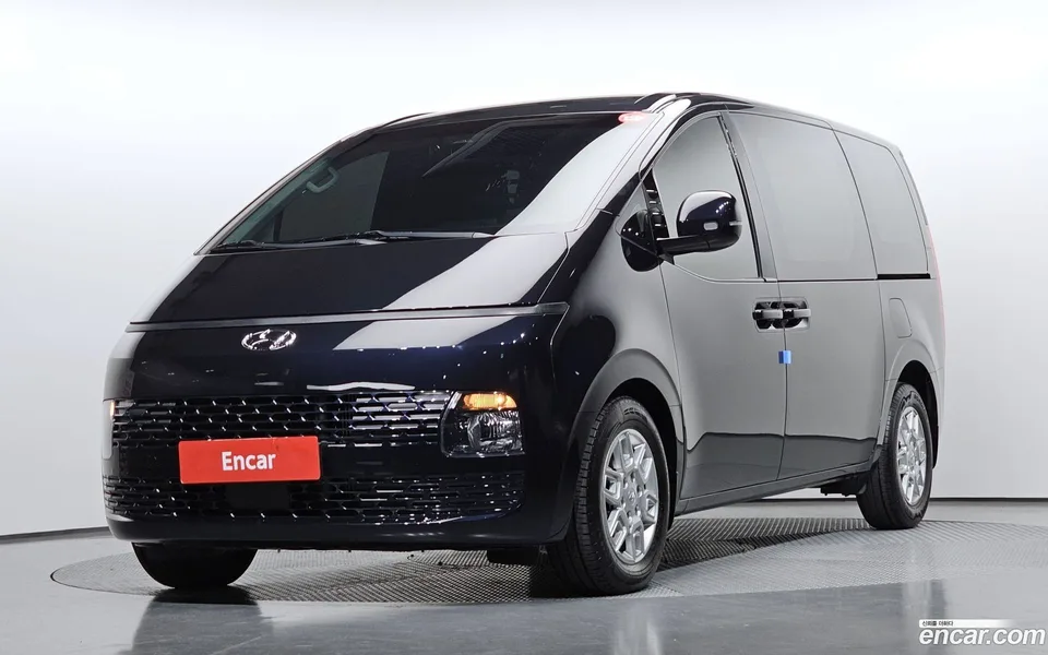 Hyundai Staria 3 2022 — фото 1, купить с доставкой в Москву