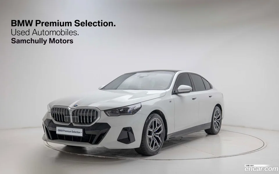 BMW 5 Series 523d M 2025 — фото 1, купить с доставкой в Москву