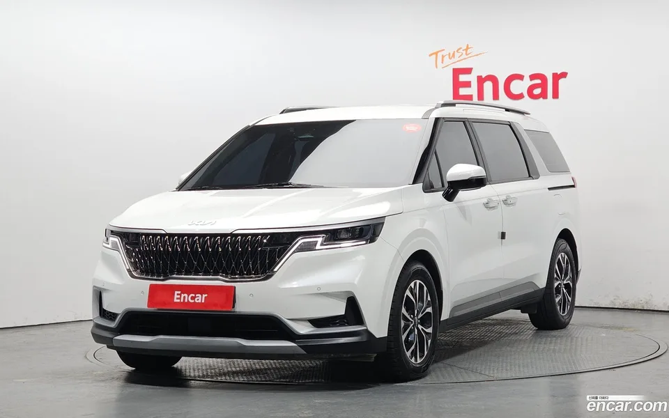 Kia Carnival 9 2022 — фото 1, купить с доставкой в Москву
