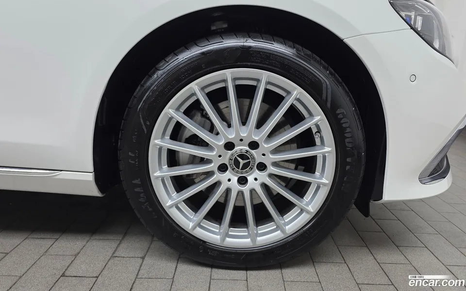 Mercedes-Benz E-Class E250 2023 — миниатюра 2