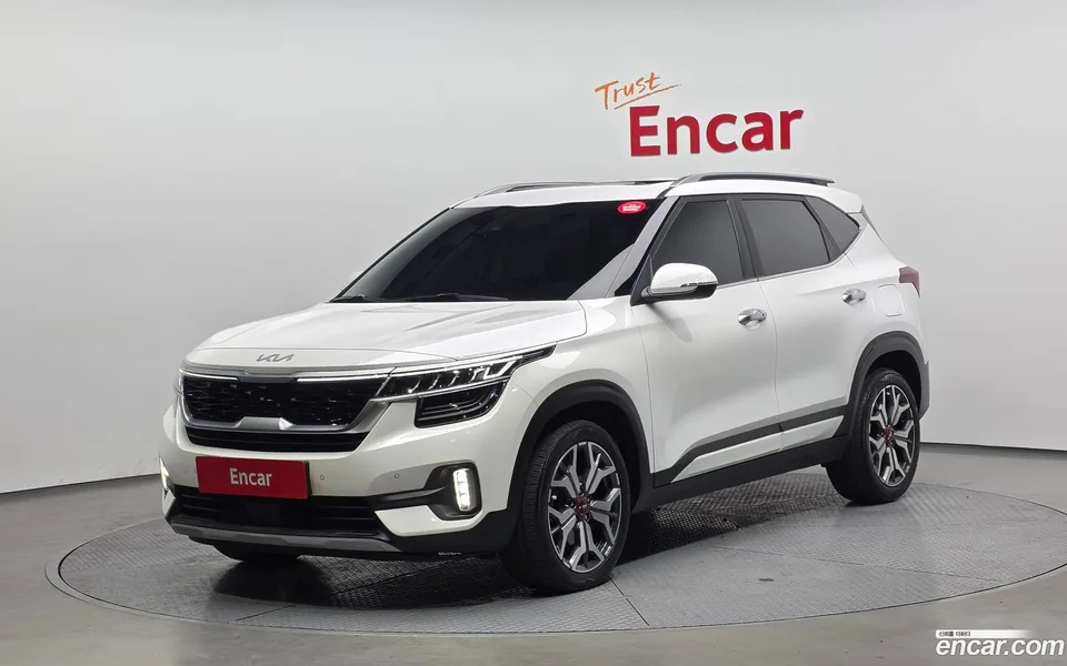 Kia Seltos 1.6 2WD 2022 — фото 1, купить с доставкой в Москву