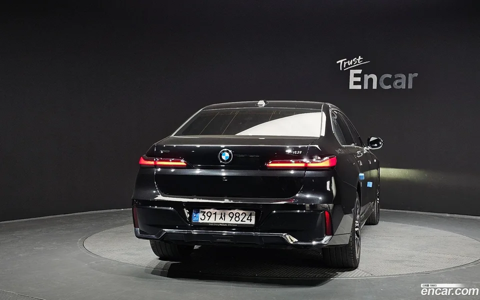 BMW 7 Series 740i xDrive M 2024 — миниатюра 4