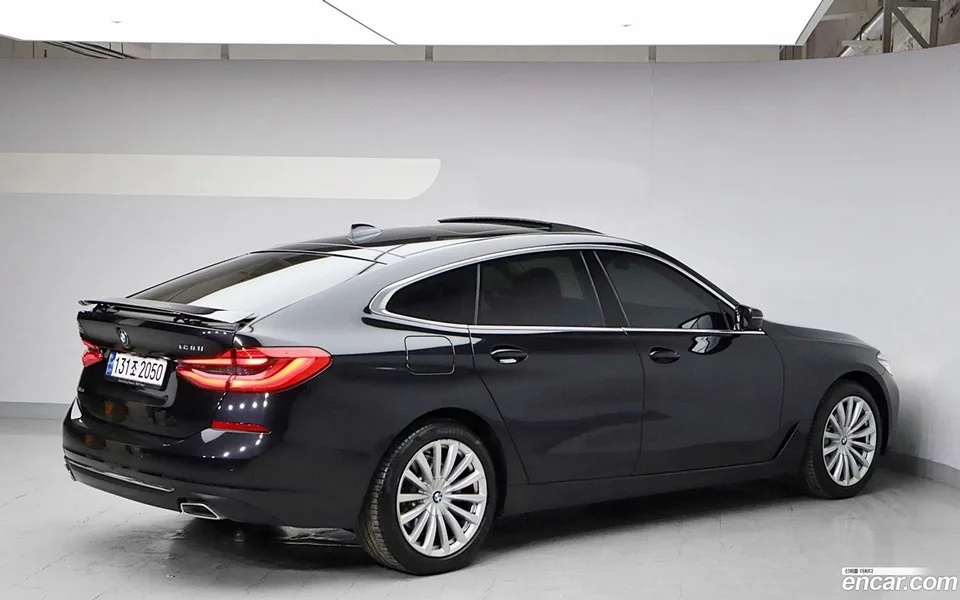 BMW 6 Series GT 630i xDrive 2023 — миниатюра 4