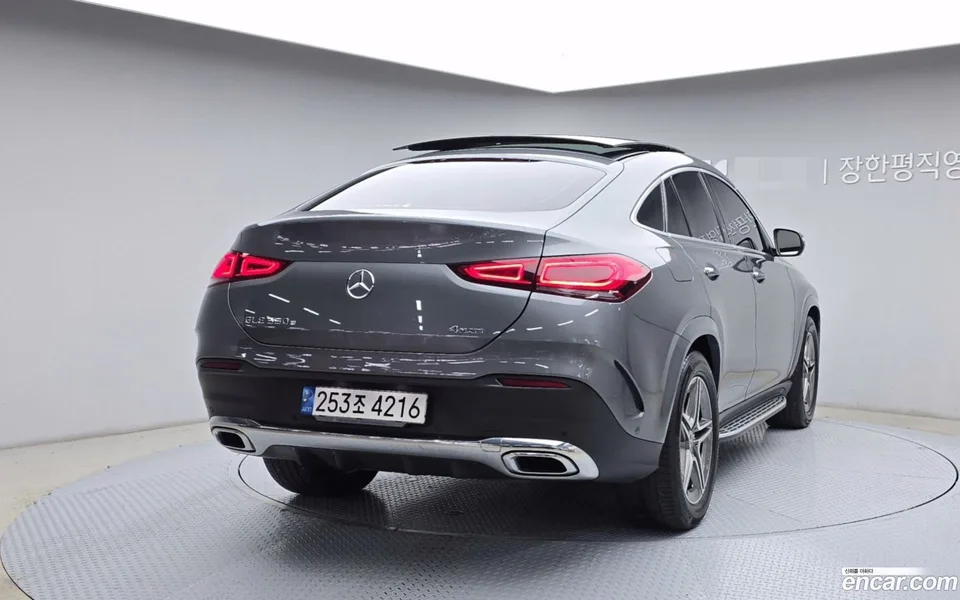 Mercedes-Benz GLE-Class GLE350e 4MATIC 2022 — миниатюра 4