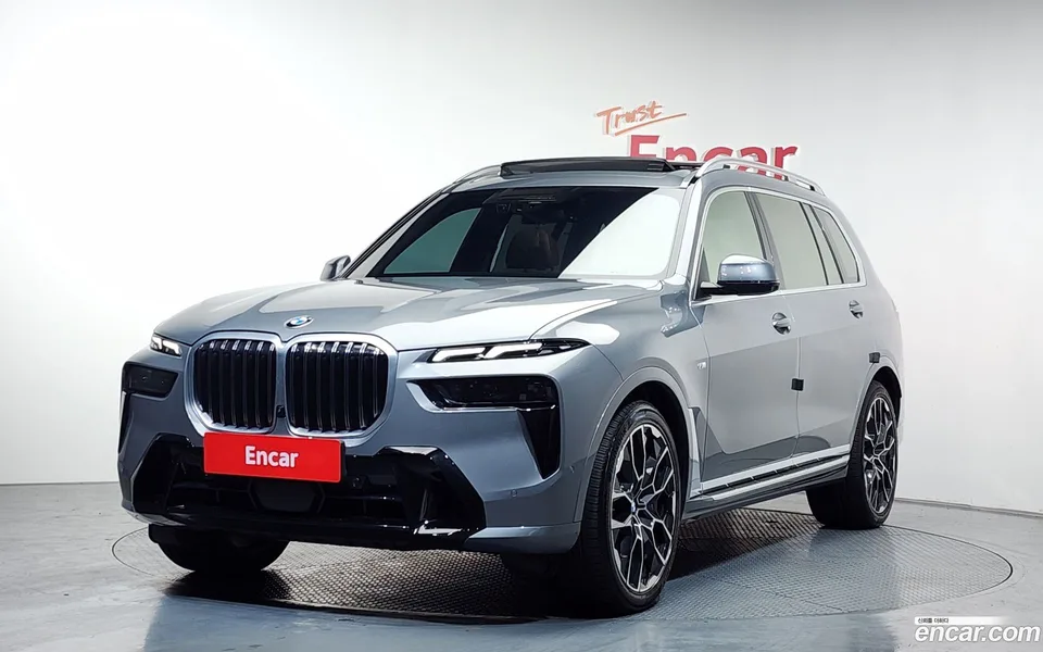 BMW X7 xDrive 40d M 7 2022 — фото 1, купить с доставкой в Москву