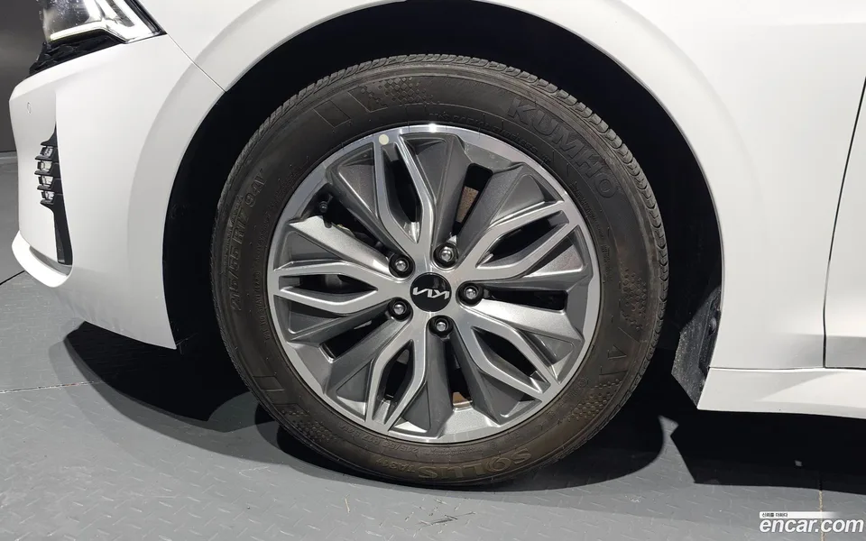 Kia K5 Hybrid 2023 — миниатюра 2