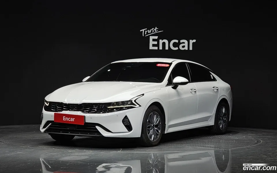 Kia K5 Hybrid 2023 — фото 1, купить с доставкой в Москву