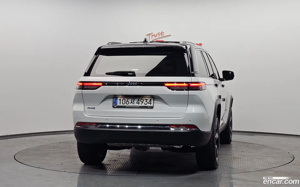 Jeep Grand Cherokee 4xe 2023 — миниатюра 4