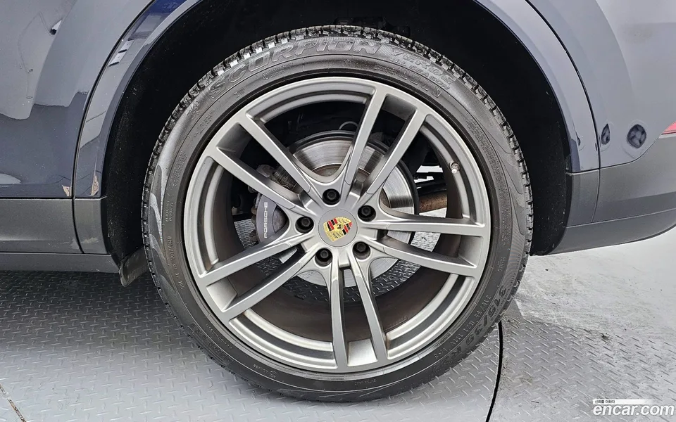 Porsche Cayenne 3.0 2022 — миниатюра 2