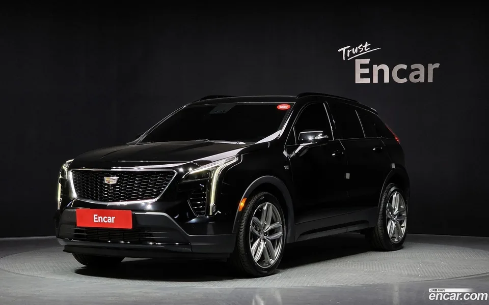 Cadillac XT4 2.0 AWD 2023 — фото 1, купить с доставкой в Москву