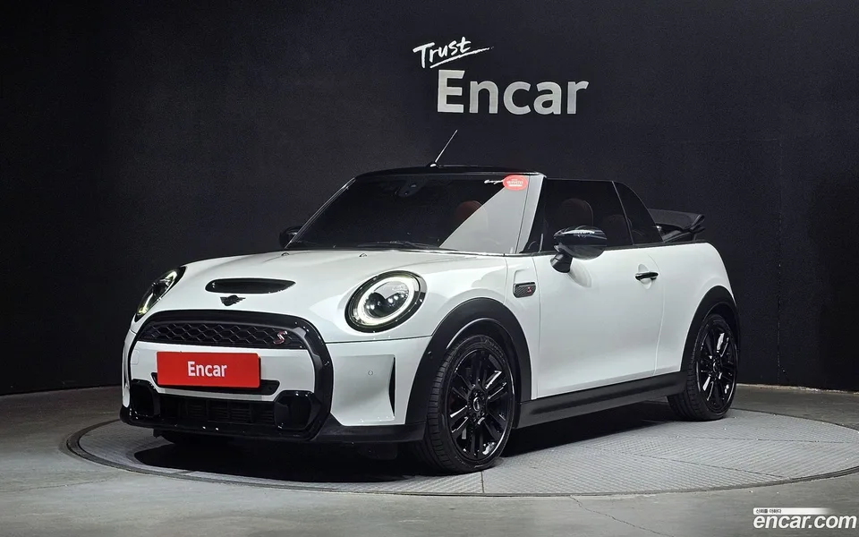 MINI Cooper S Convertible 2024 — фото 1, купить с доставкой в Москву