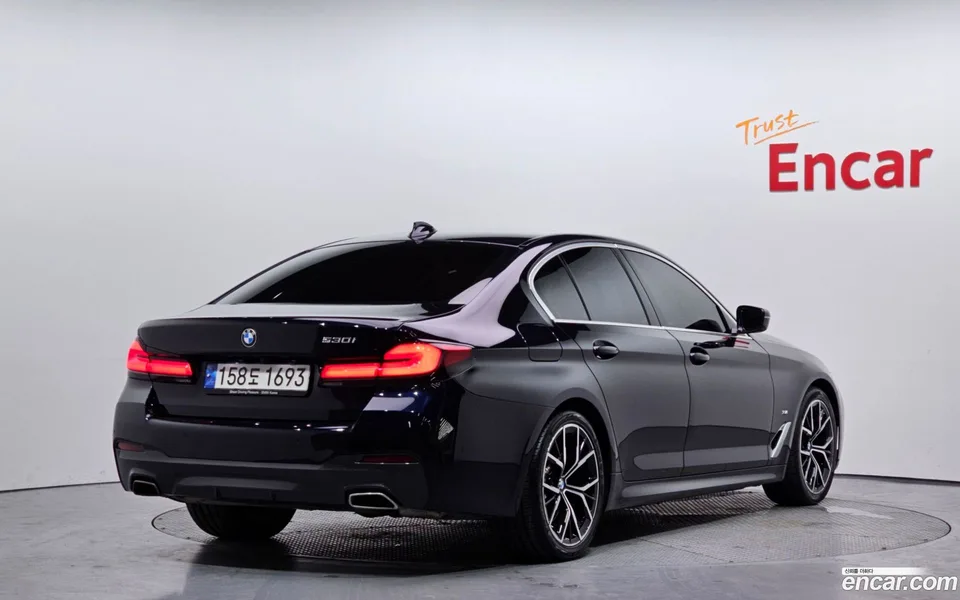 BMW 5 Series 530i M 2022 — миниатюра 2
