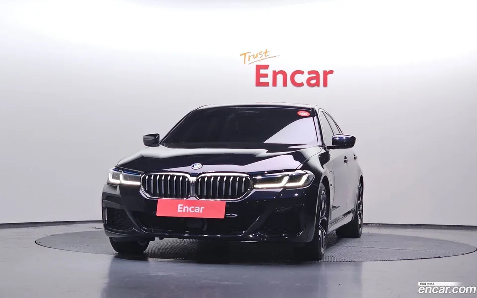 BMW 5 Series 530e M 2023 — миниатюра 3