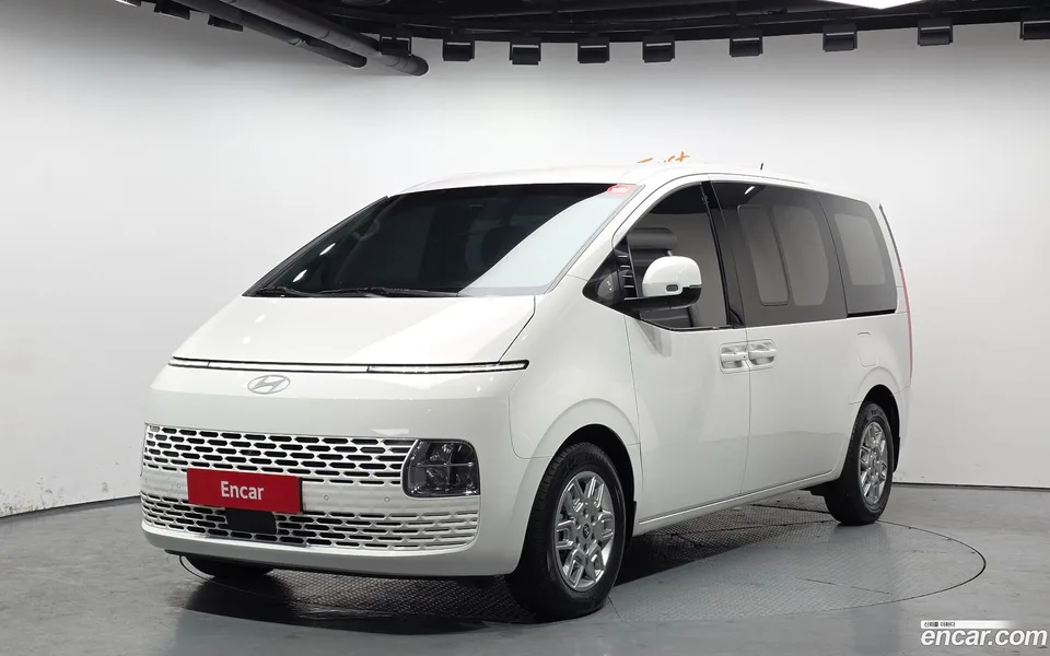 Hyundai Staria HEV 1.6 5 2024 — фото 1, купить с доставкой в Москву