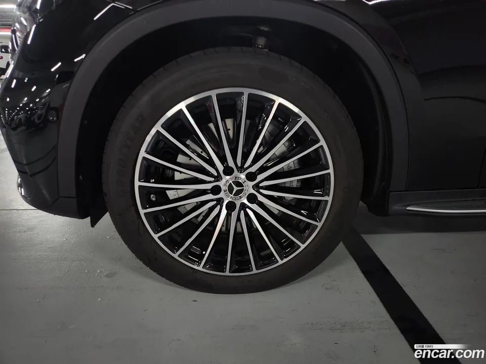 Mercedes-Benz GLC-Class GLC300 4MATIC AMG Line 2025 — миниатюра 4
