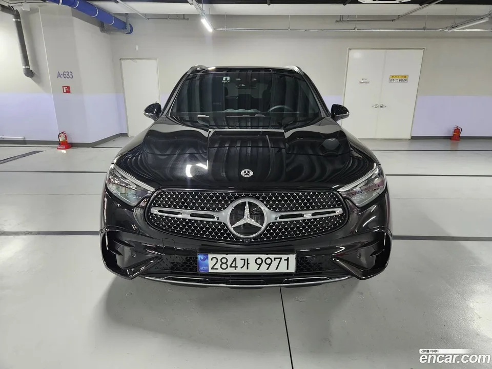 Mercedes-Benz GLC-Class GLC300 4MATIC AMG Line 2025 — фото 1, купить с доставкой в Москву