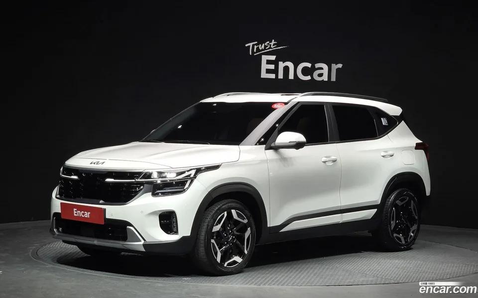 Kia Seltos 1.6 2WD 2023 — фото 1, купить с доставкой в Москву