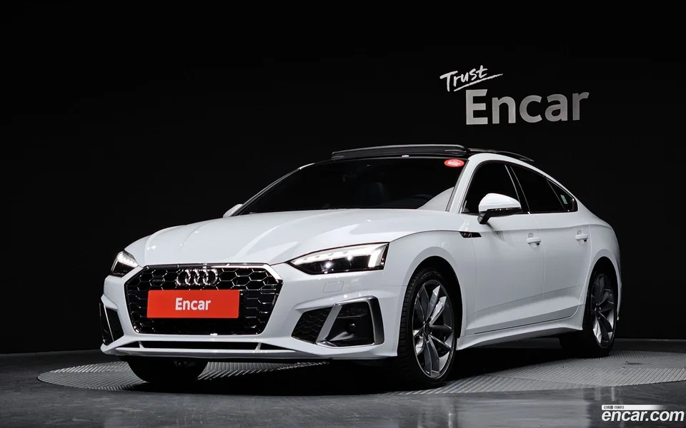 Audi A5 40 TFSI 2022 — фото 1, купить с доставкой в Москву