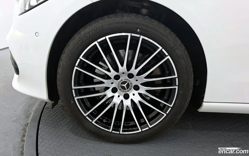 Mercedes-Benz C-Class C200 4MATIC 2022 — миниатюра 2