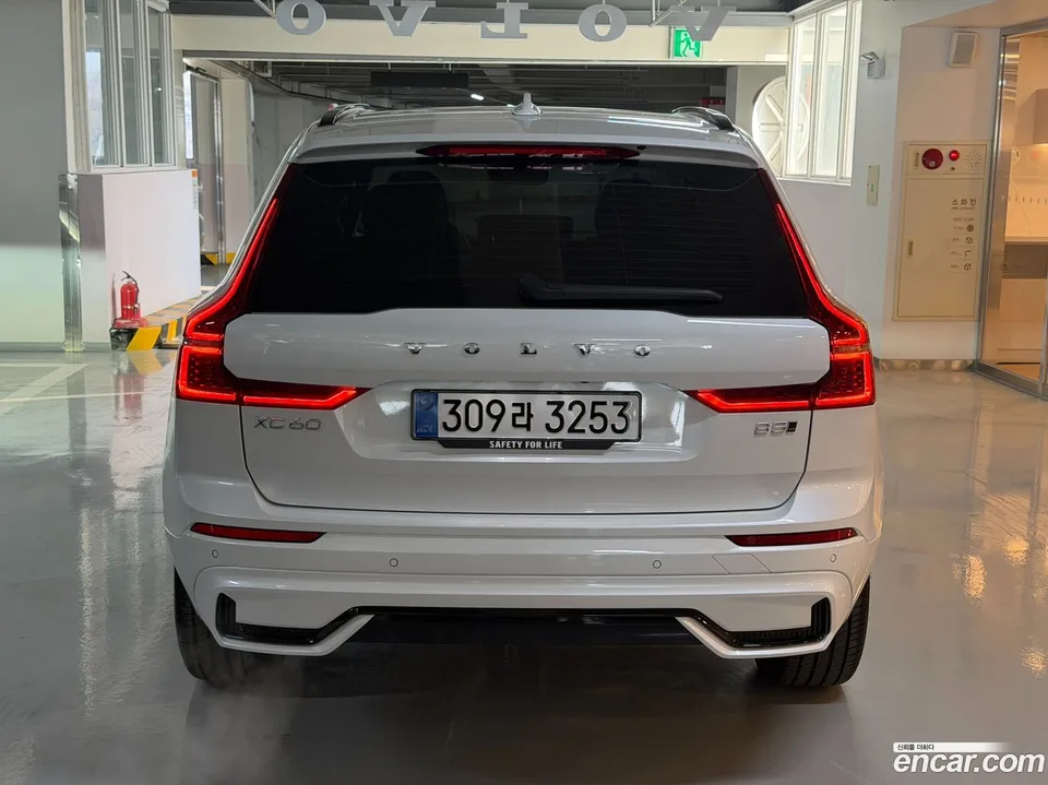 Volvo XC60 B5 2025 — миниатюра 4