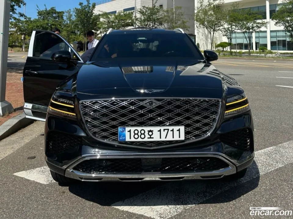 Genesis GV80 2.5T AWD 2025 — фото 1, купить с доставкой в Москву