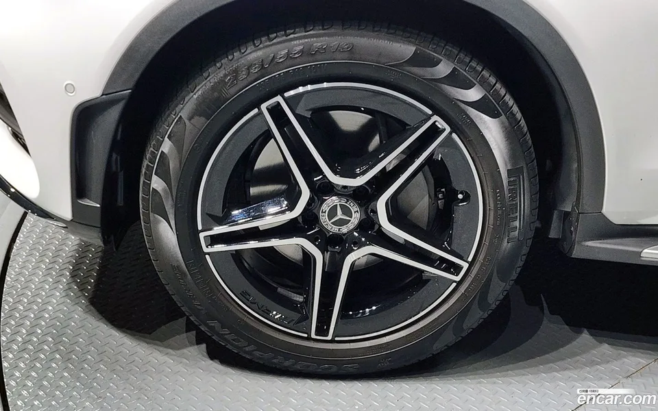 Mercedes-Benz GLC-Class GLC300 4MATIC 2023 — миниатюра 2