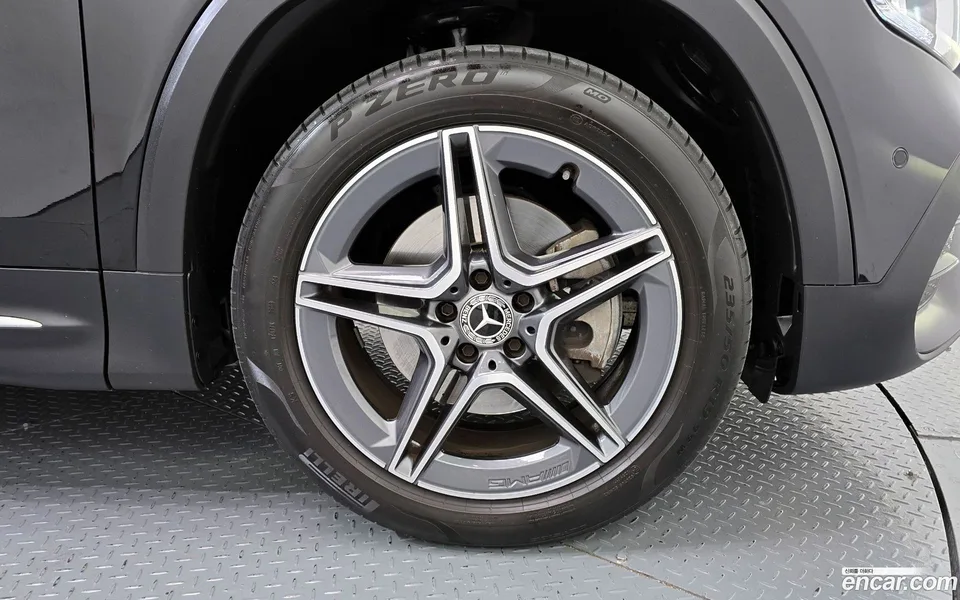 Mercedes-Benz GLB-Class GLB250 4MATIC 2023 — миниатюра 2