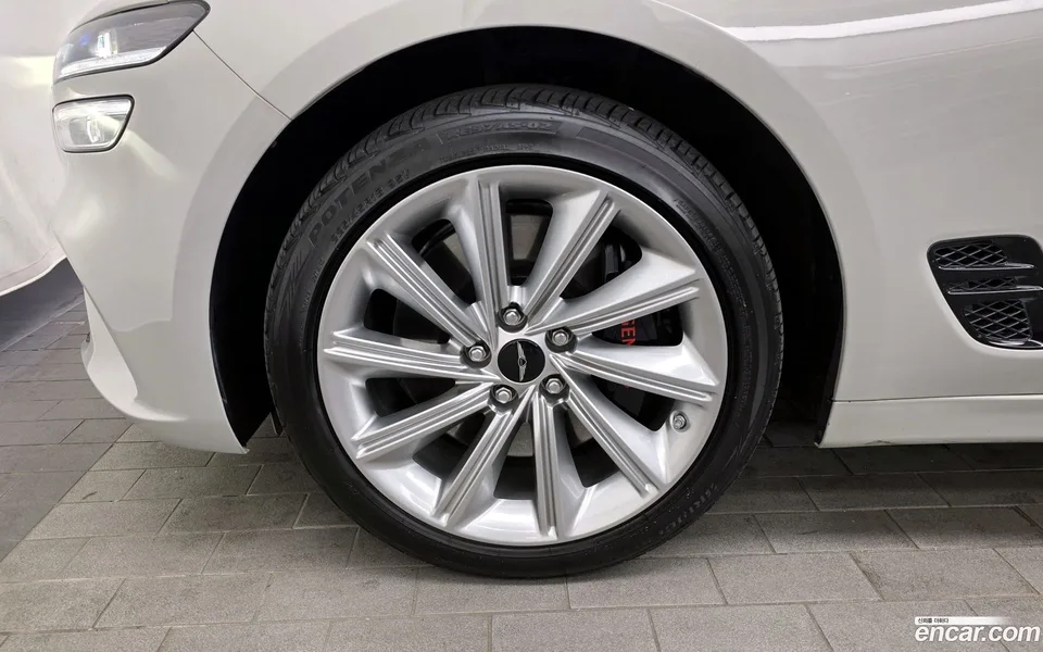 Genesis G70 Shooting Brake 2.5T 2WD 2024 — миниатюра 2