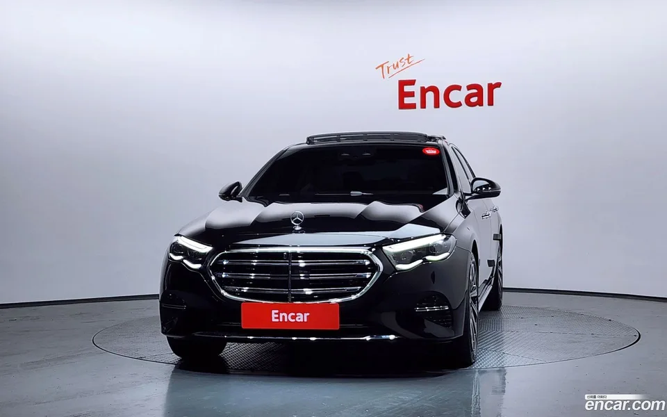 Mercedes-Benz E-Class E300 4MATIC 2026 — миниатюра 3