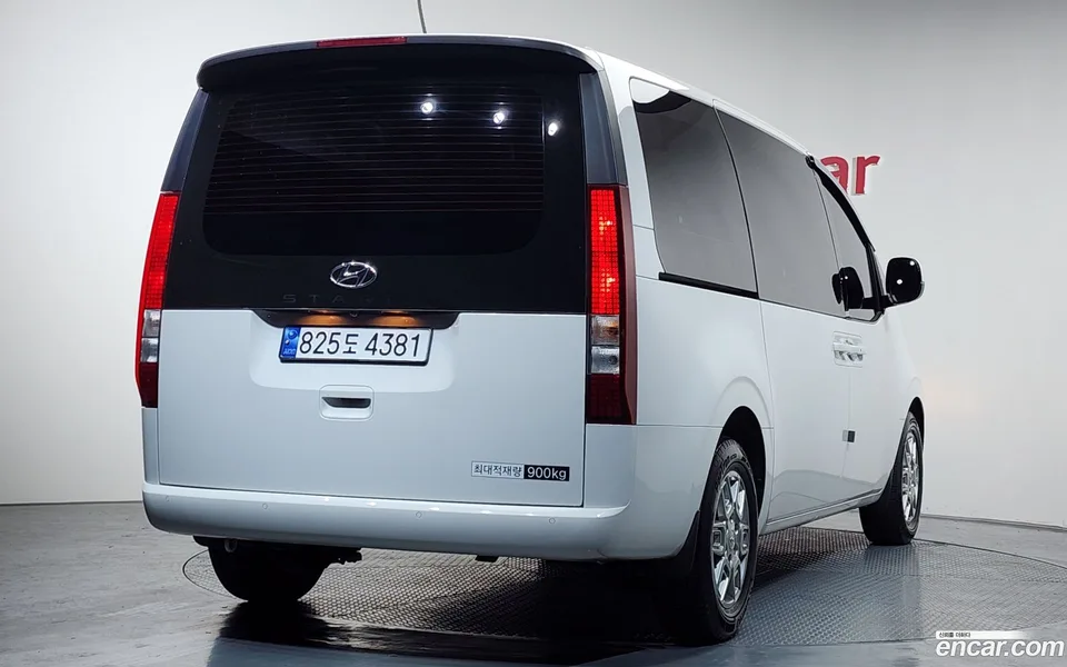 Hyundai Staria 3 2023 — миниатюра 2