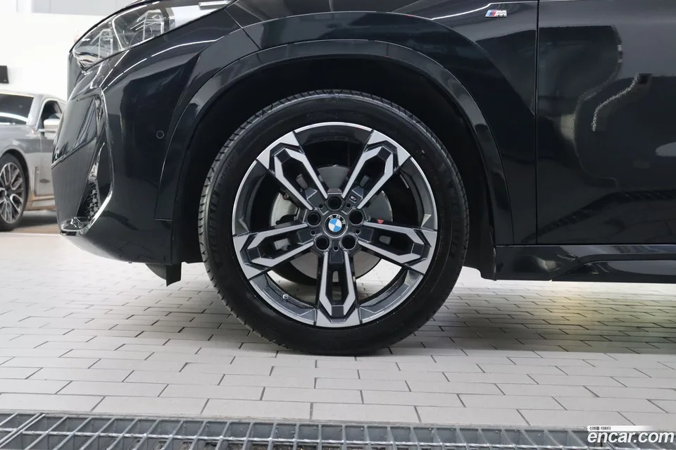 BMW X1 xDrive 20i M 2024 — миниатюра 2