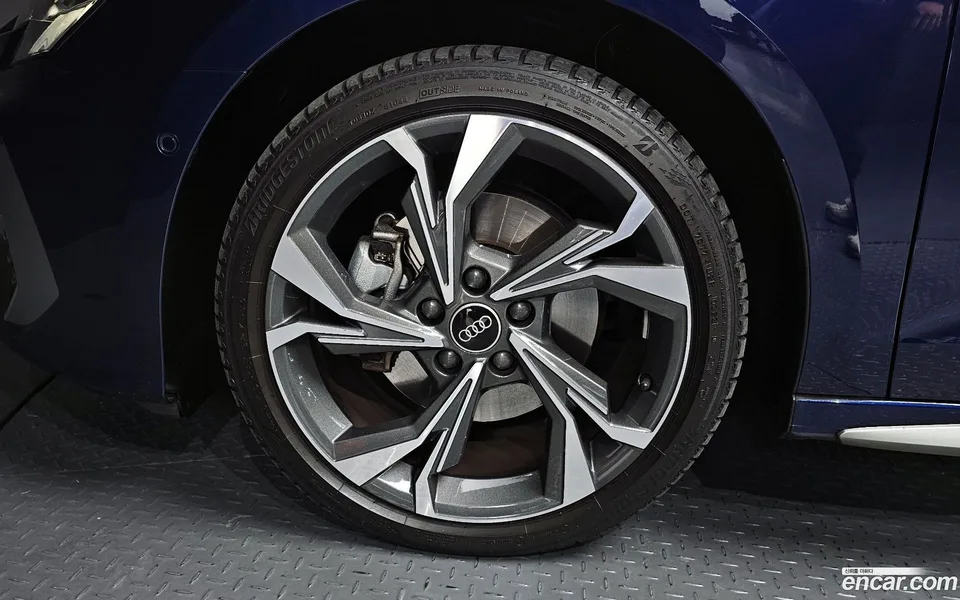 Audi A3 (8Y) 40 TFSI 2023 — миниатюра 2