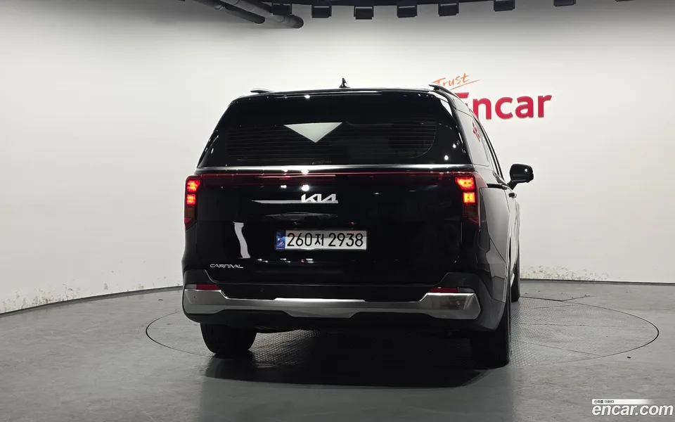 Kia Carnival 9 2024 — thumbnail 4