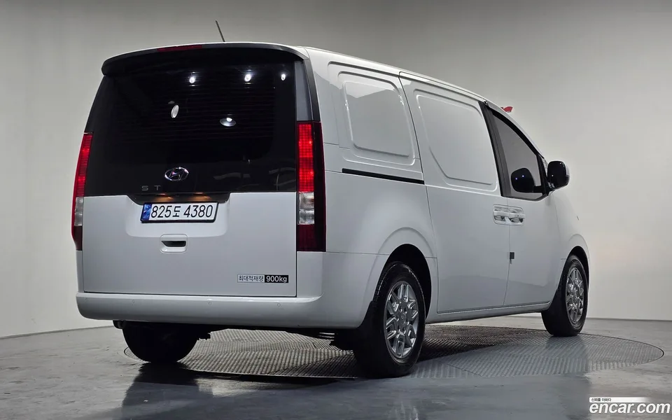 Hyundai Staria 3 2023 — миниатюра 2