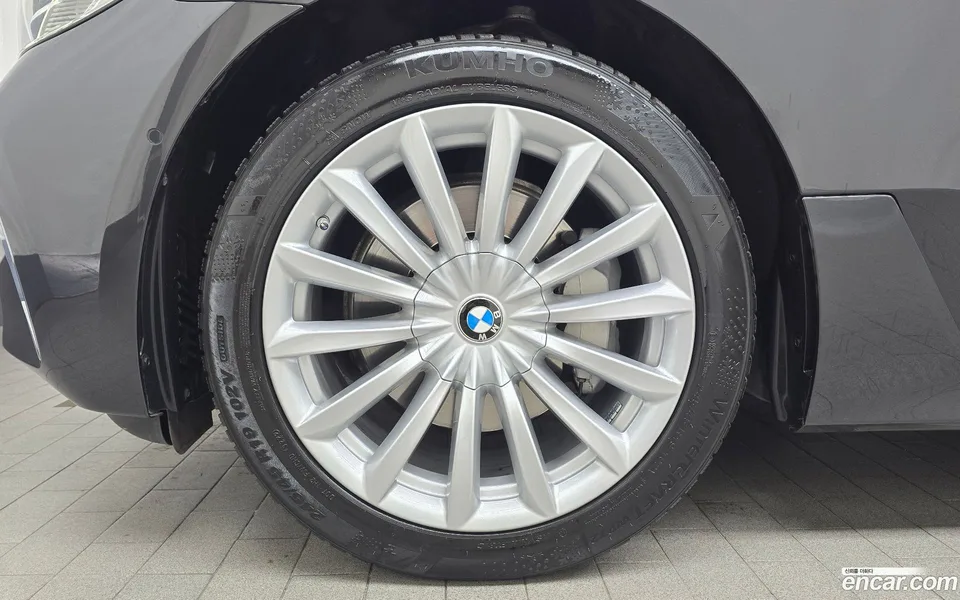 BMW 6 Series GT 630i xDrive 2023 — миниатюра 5