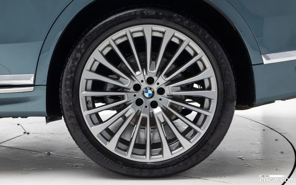 BMW X7 xDrive 40i 6 2023 — миниатюра 2