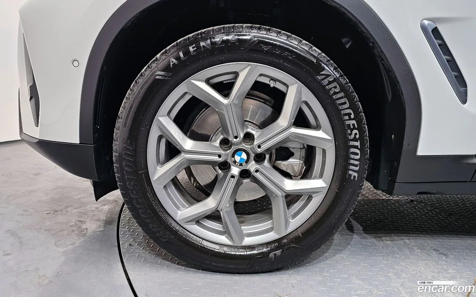 BMW X3 xDrive 20i 2023 — миниатюра 5